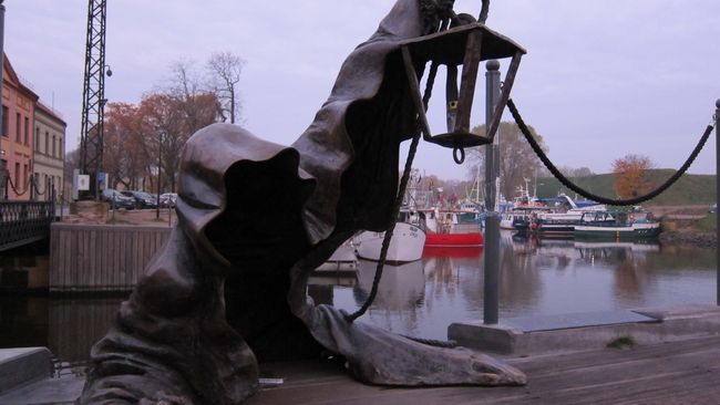 Bukan Hantu, Ini Patung Menyeramkan di Lithuania Bukan Hantu, Ini Patung Menyeramkan di Lithuania