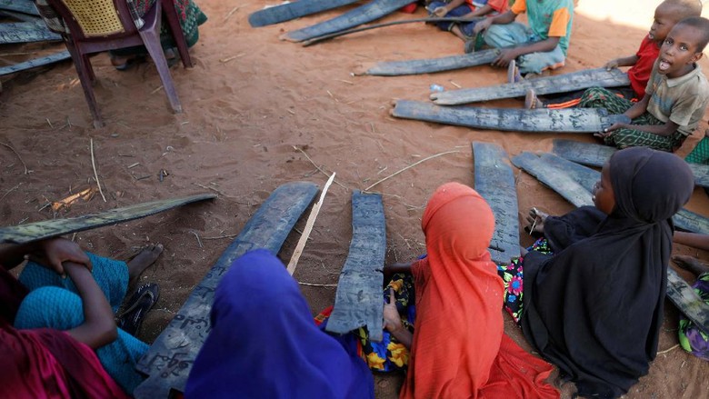 Melihat Anak-anak Pengungsi Somalia Belajar Alquran Melihat Anak-anak Pengungsi Somalia Belajar Alquran