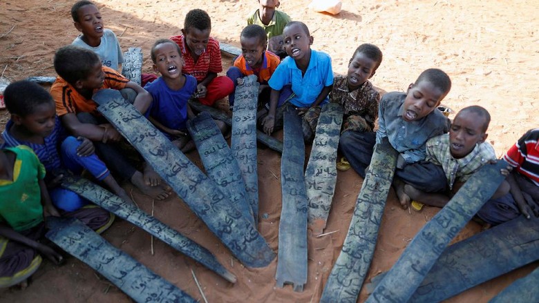 Melihat Anak-anak Pengungsi Somalia Belajar Alquran Melihat Anak-anak Pengungsi Somalia Belajar Alquran