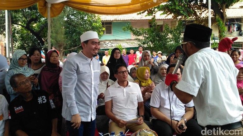 Canda Sandiaga ke Ustaz Solmed: Istrinya Jangan Beli Tas di Dubai Canda Sandiaga ke Ustaz Solmed: Istrinya Jangan Beli Tas di Dubai