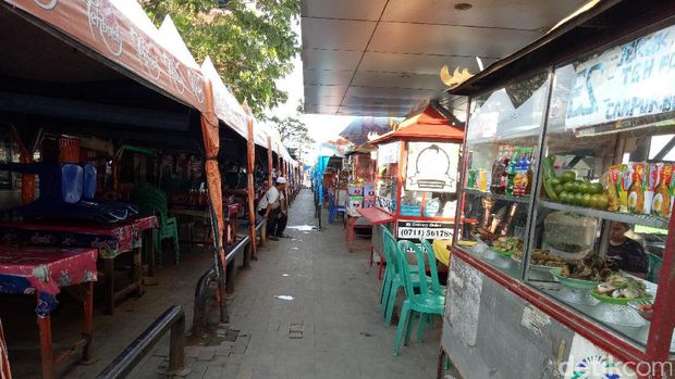 Denyut Dagang di Sungai Musi yang Tak Pernah Berhenti