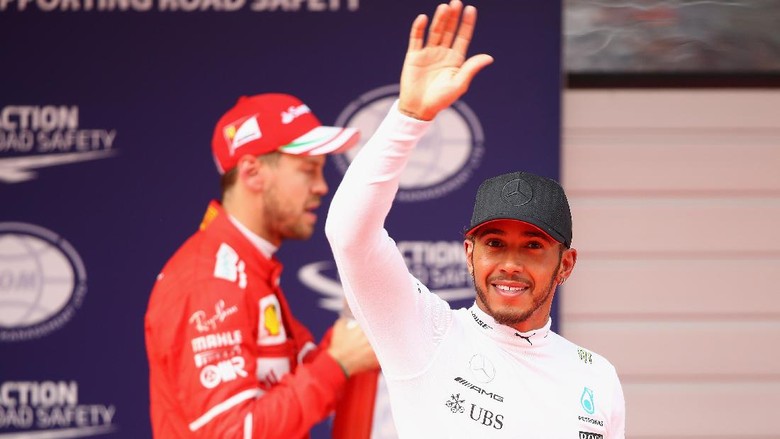Kalahkan Vettel, Hamilton Rebut Pole Position di Shanghai Kalahkan Vettel, Hamilton Rebut Pole Position di Shanghai