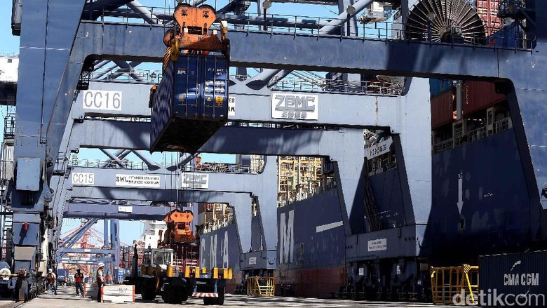 Tak Cukup Tanjung Priok, Pelabuhan Patimban Harus Segera Dibangun Tak Cukup Tanjung Priok, Pelabuhan Patimban Harus Segera Dibangun
