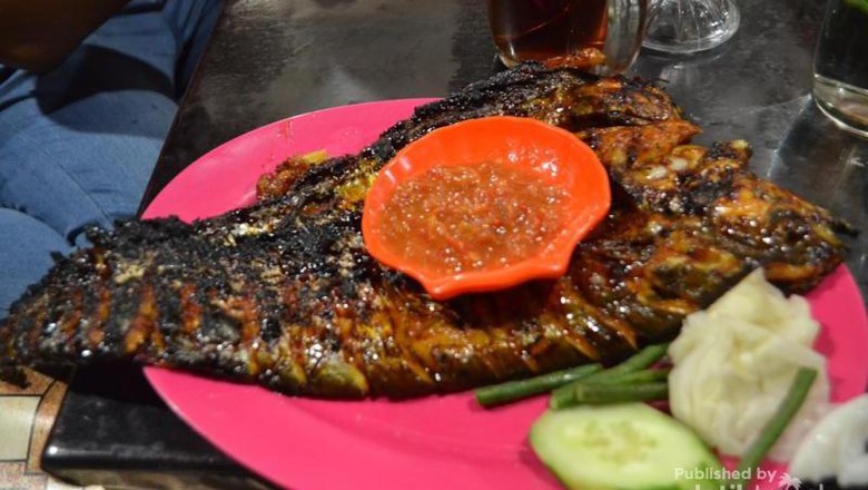 Ikan Lais Bakar yang khas dari Palangkaraya (Zulfan Ariansyah/dTraveler) Ikan Lais Bakar yang khas dari Palangkaraya (Zulfan Ariansyah/dTraveler)