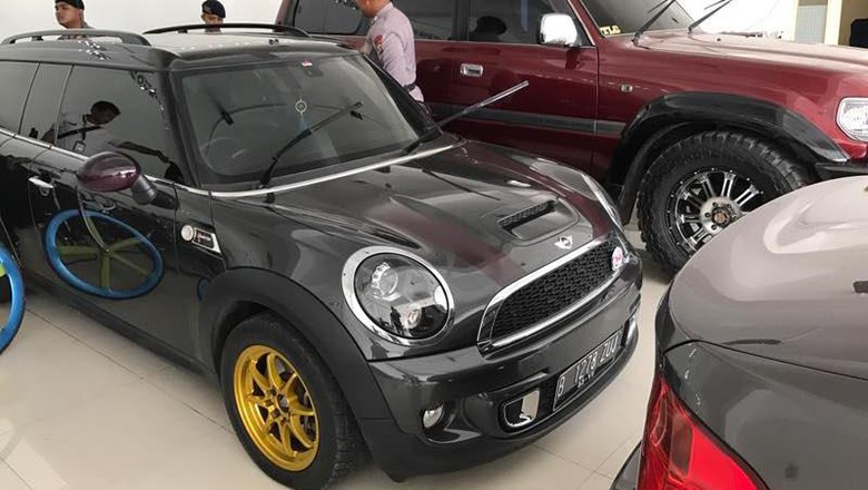 BMW hingga MINI Cooper, Ini Mobil Mewah Sekretaris Komura BMW hingga MINI Cooper, Ini Mobil Mewah Sekretaris Komura