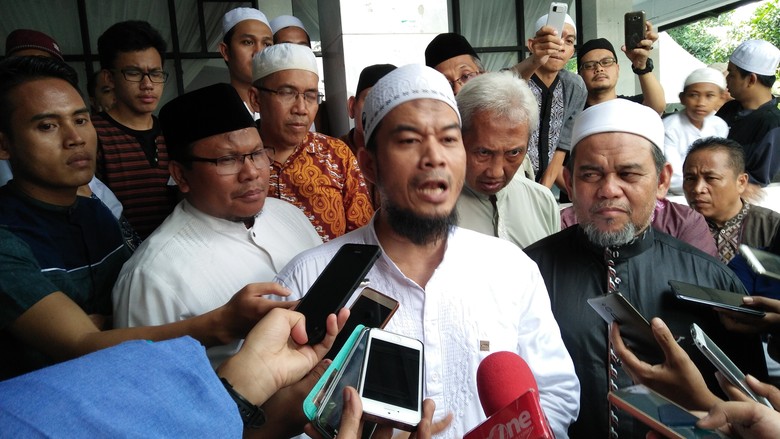 Ingin 100 Orang Jaga TPS, Tamasya Al Maidah Nyatakan Tak Intimidasi Ingin 100 Orang Jaga TPS, Tamasya Al Maidah Nyatakan Tak Intimidasi