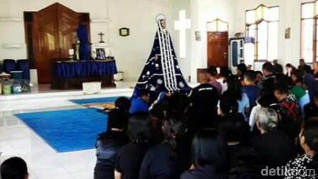 Buka Pintu Kapela Tuan Ma, Tradisi Jelang Jumat Agung di NTT