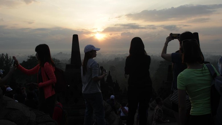 Sunrise di Candi Borobudur (Johanes Randy/detikTravel) Sunrise di Candi Borobudur (Johanes Randy/detikTravel)