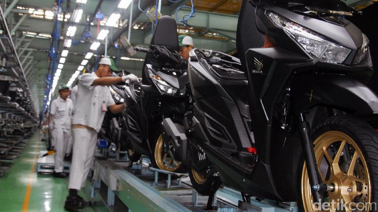 Bling-bling, Ada Sentuhan Emas di Pelek Honda Vario Bling-bling, Ada Sentuhan Emas di Pelek Honda Vario