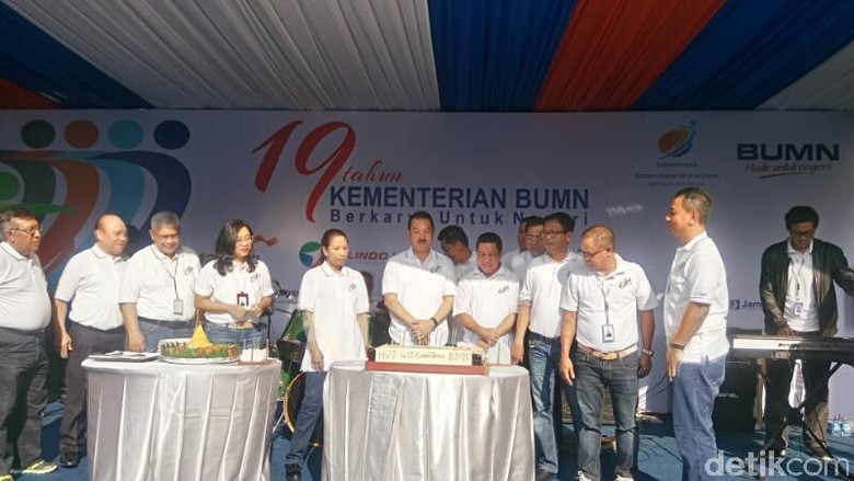 Rini Kumpul Bareng Bos-bos BUMN Rayakan Ultah Kementerian Rini Kumpul Bareng Bos-bos BUMN Rayakan Ultah Kementerian