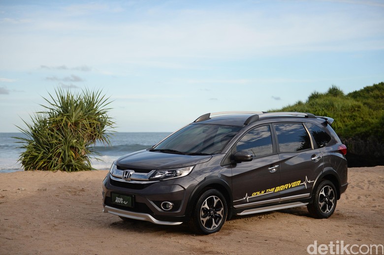 Hanya 6 Bulan, Honda BR-V Terjual Hampir 11.000 Unit di Malaysia Hanya 6 Bulan, Honda BR-V Terjual Hampir 11.000 Unit di Malaysia