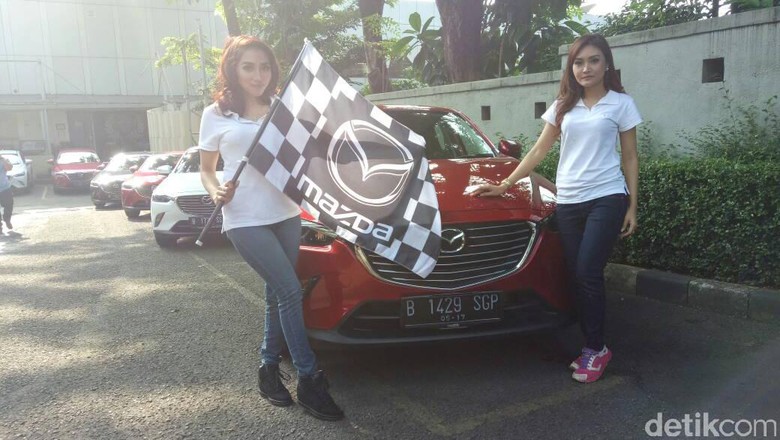 Menguji Mazda CX-3 di Jalanan Indonesia Menguji Mazda CX-3 di Jalanan Indonesia