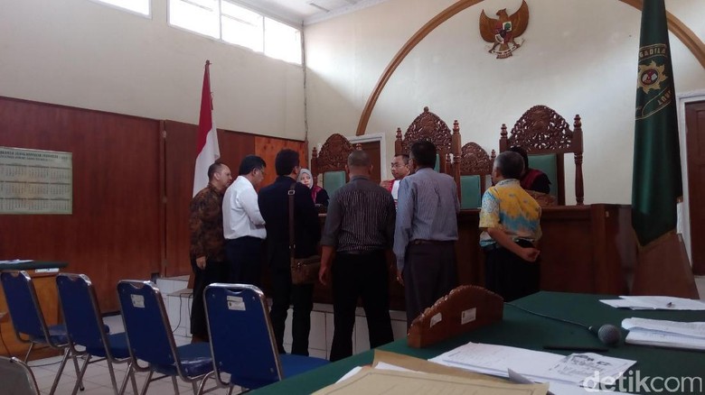 Sampai Sidang ke-10, Anak Tetap Lanjutkan Gugat Ibu Rp 1,8 M Sampai Sidang ke-10, Anak Tetap Lanjutkan Gugat Ibu Rp 1,8 M