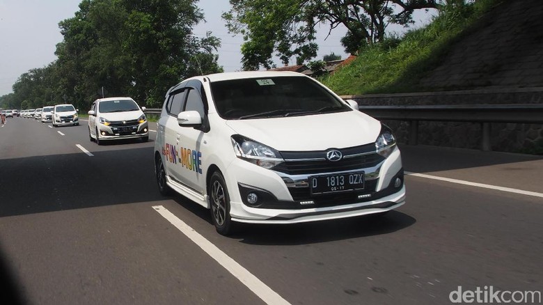Salip Toyota Calya, Daihatsu Ayla Jadi LCGC Terlaris di Bulan Juni Salip Toyota Calya, Daihatsu Ayla Jadi LCGC Terlaris di Bulan Juni