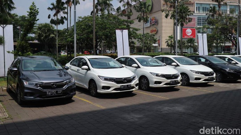Meski Pajaknya Diturunkan, Mobil Sedan Tak Bisa Susul MPV Meski Pajaknya Diturunkan, Mobil Sedan Tak Bisa Susul MPV