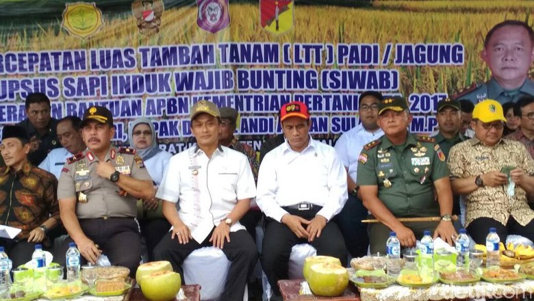 Mentan Beri Bantuan Rp 177 M ke 6 Kabupaten/Kota di Gorontalo Mentan Beri Bantuan Rp 177 M ke 6 Kabupaten/Kota di Gorontalo