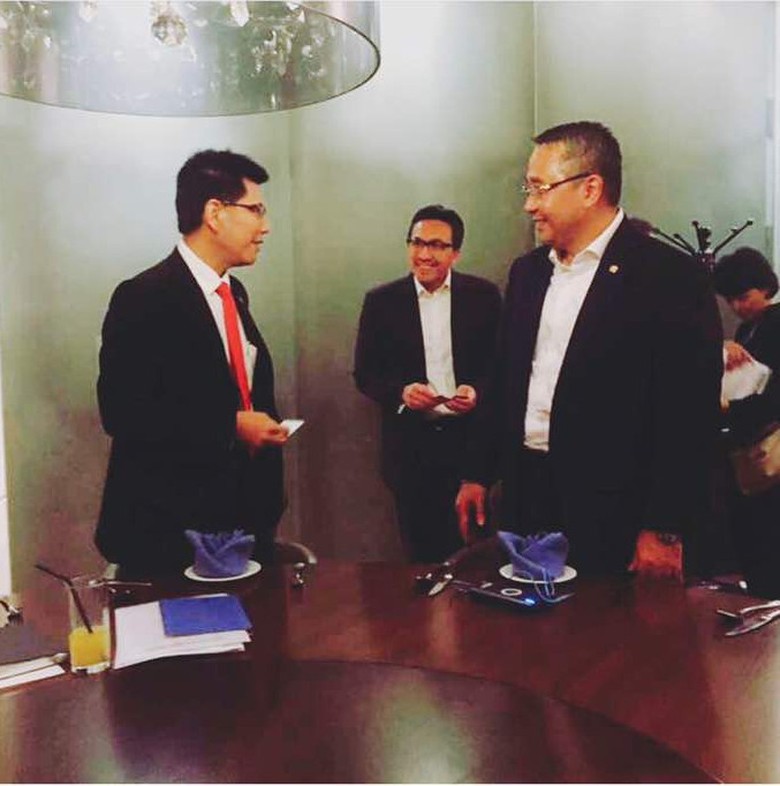 Mediator ke Pengusaha Malaysia, Mendes Harap Proyek Listrik Desa Mediator ke Pengusaha Malaysia, Mendes Harap Proyek Listrik Desa