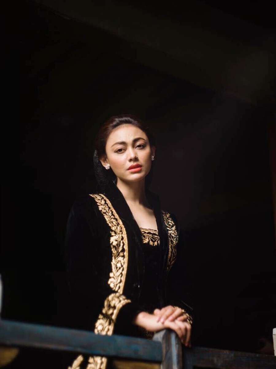 Kebaya Hitam Kartini - Moco Wo