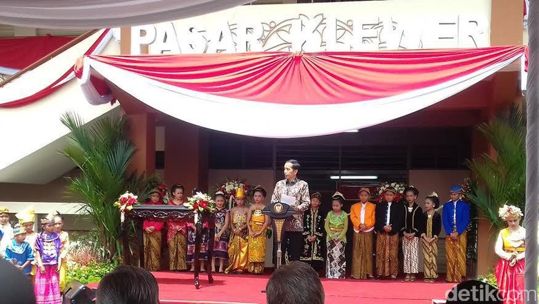 Resmikan Pasar Klewer, Jokowi: Jangan Kalah dengan Mal Resmikan Pasar Klewer, Jokowi: Jangan Kalah dengan Mal