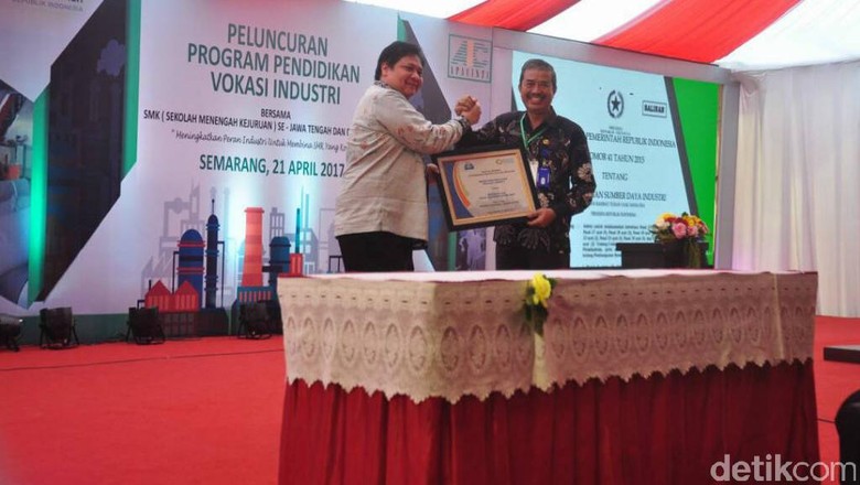 Menperin Gandeng 117 Perusahaan Kembangkan SMK di Jateng dan DIY Menperin Gandeng 117 Perusahaan Kembangkan SMK di Jateng dan DIY