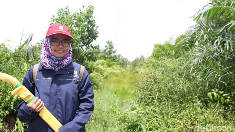 Garap Proyek 35 Ribu MW, Perempuan Ini Keluar Masuk Hutan Kalimantan Garap Proyek 35 Ribu MW, Perempuan Ini Keluar Masuk Hutan Kalimantan