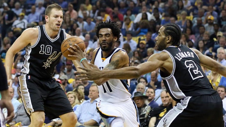 Grizzlies Kalahkan Spurs, Perkecil Ketinggalan Jadi 1-2 Grizzlies Kalahkan Spurs, Perkecil Ketinggalan Jadi 1-2