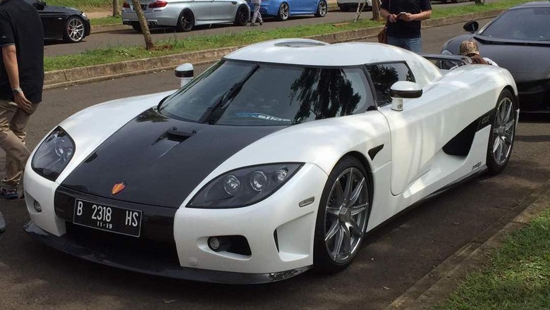 Salah Satu Mobil Termahal di Dunia Mejeng di Jalanan Jakarta