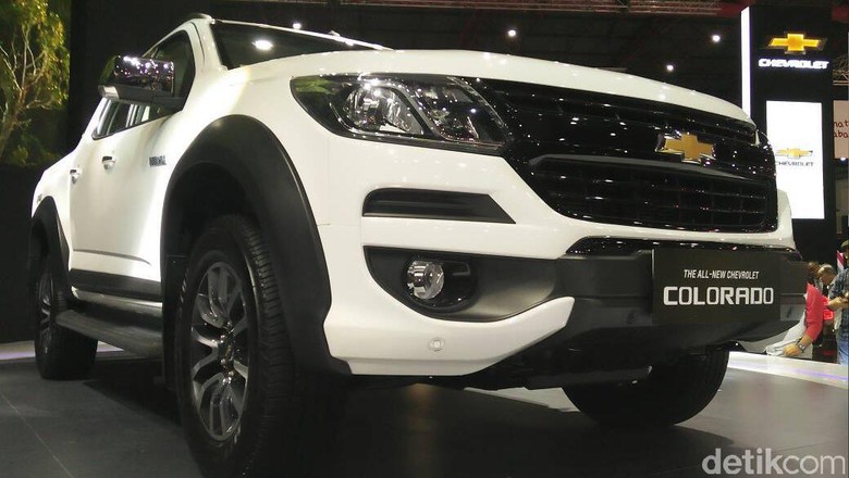 Orang Penasaran dengan Mobil Merek Amerika Orang Penasaran dengan Mobil Merek Amerika