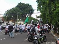 Massa GNPF MUI mulai bergerak dari Masjid Istiqlal.