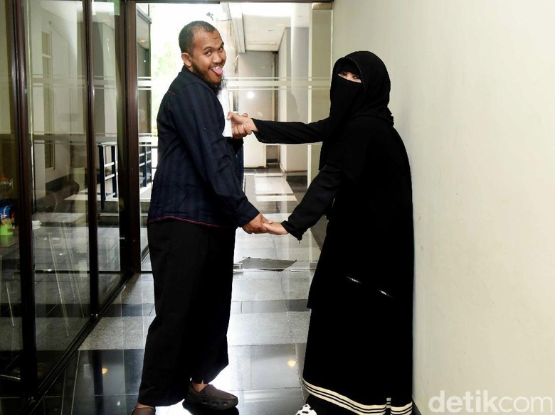 Indadari dan Caisar Cerai, Lucky Hakim: Aduh Mana Saya Juga Lagi Cerai Indadari dan Caisar Cerai, Lucky Hakim: Aduh Mana Saya Juga Lagi Cerai