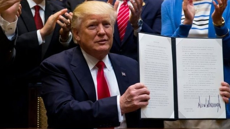 Trump Teken Perintah Eksekutif Izinkan Pengeboran Minyak di Arktik Trump Teken Perintah Eksekutif Izinkan Pengeboran Minyak di Arktik