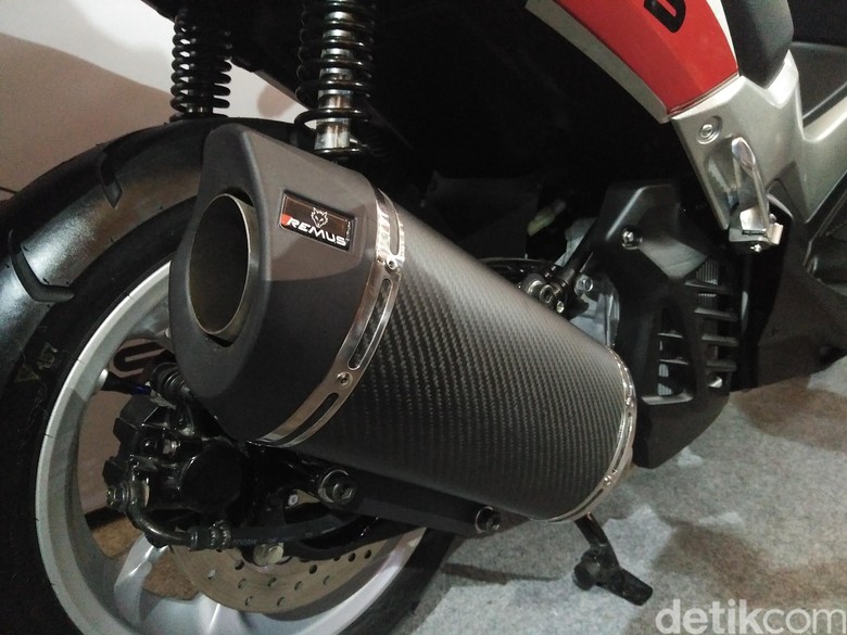 Ada Bunyi Mirip Ledakan Pada Knalpot Motor! Ada Bunyi Mirip Ledakan Pada Knalpot Motor!