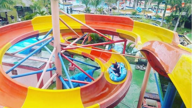 Seru-seruan di Kalawa Waterpark, Palangkaraya (kalawa_waterpark_pky/Instagram) Seru-seruan di Kalawa Waterpark, Palangkaraya (kalawa_waterpark_pky/Instagram)