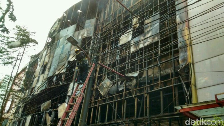 Begini Penampakan Dampak Kebakaran Restoran di Blok M