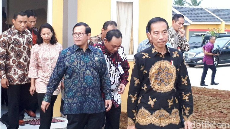 Cerita Jokowi, Ngontrak 9 Tahun Baru Punya Rumah Sendiri