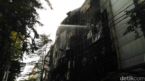 Begini Penampakan Dampak Kebakaran Restoran di Blok M Square 