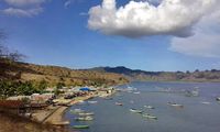 Begini Rasanya Hidup Bareng Komodo dan Tetap Aman Begini Rasanya Hidup Bareng Komodo dan Tetap Aman