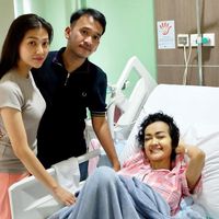 Bikin Terharu! Saat Jupe Genggam Erat Tangan Ruben Onsu dan Sarwendah