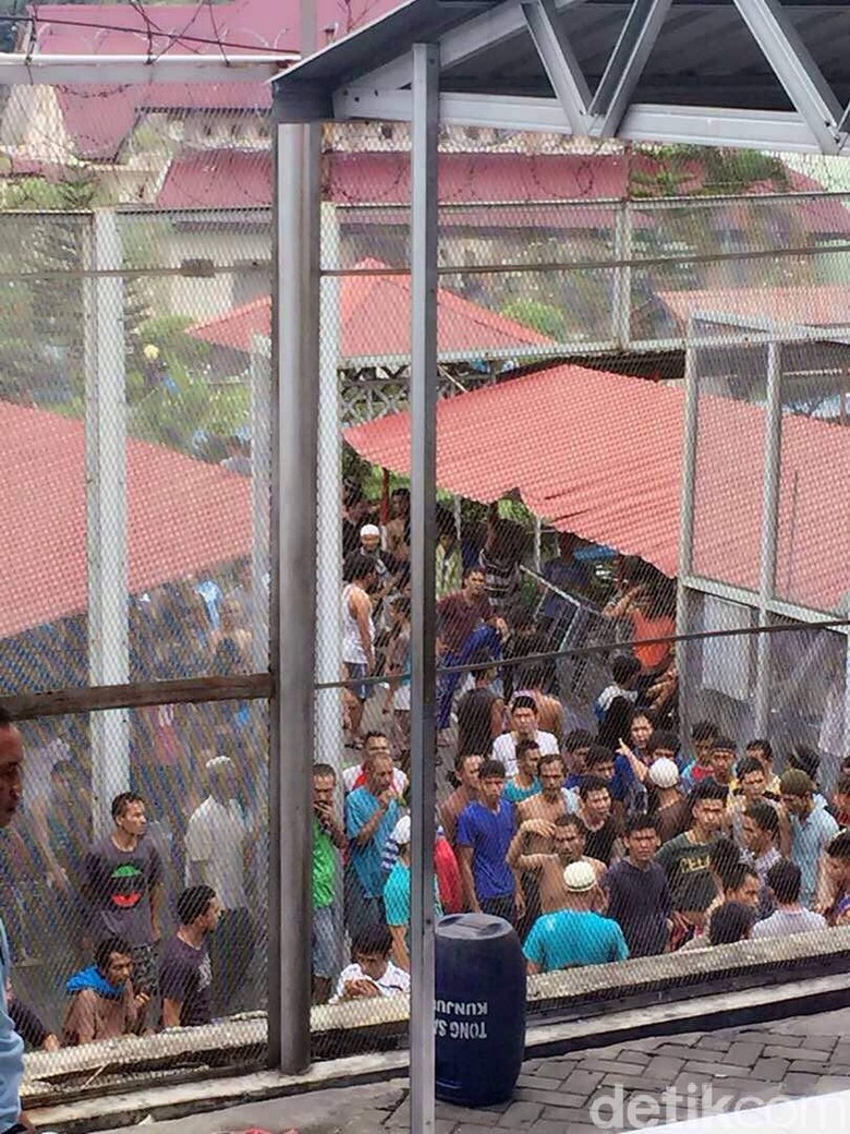Penampakan Kericuhan di Dalam Rutan Sebelum Ratusan Tahanan Kabur Penampakan Kericuhan di Dalam Rutan Sebelum Ratusan Tahanan Kabur