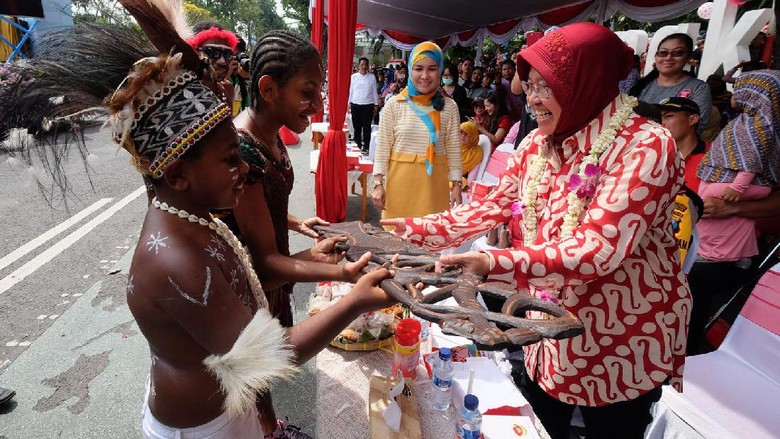 Parade Budaya dan Bunga di Surabaya, Ini Pesan Jonan dan Risma Parade Budaya dan Bunga di Surabaya, Ini Pesan Jonan dan Risma
