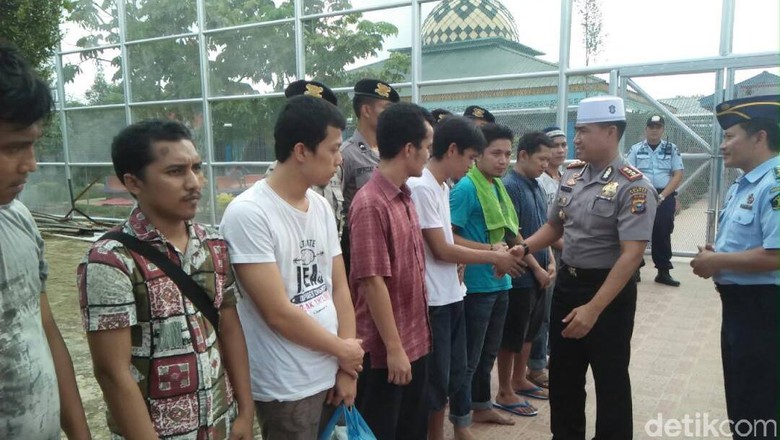 Polres Kampar Serahkan 10 Napi Kabur ke Lapas di Bangkinang Polres Kampar Serahkan 10 Napi Kabur ke Lapas di Bangkinang