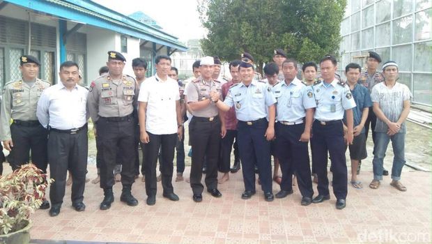 Polres Kampar Serahkan 10 Napi Kabur ke Lapas di Bangkinang