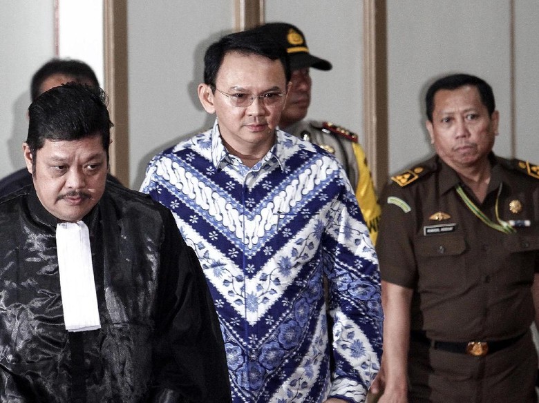 Pengacara Kecewa Surat Penetapan Penahanan Ahok Baru Diterima