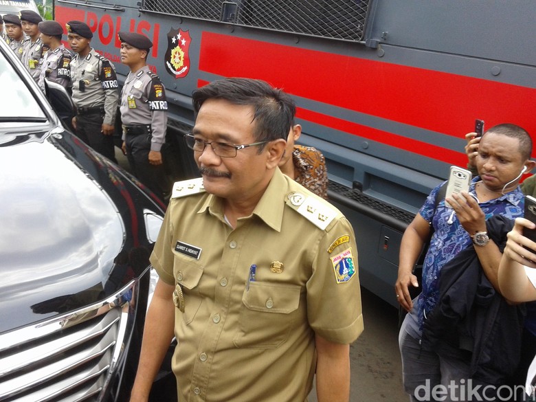Dari Balai Kota, Djarot Susul Ahok ke Rutan Cipinang Dari Balai Kota, Djarot Susul Ahok ke Rutan Cipinang