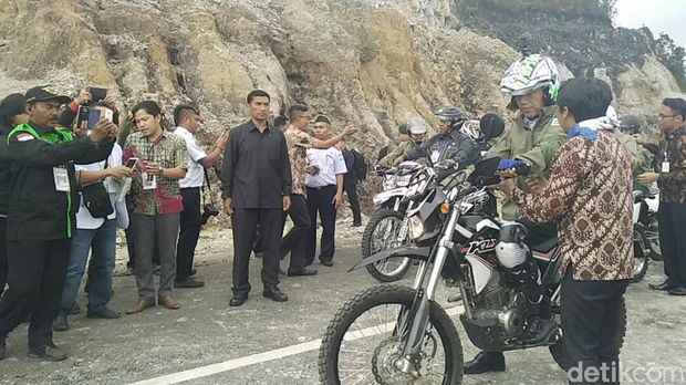 Presiden Jokowi Ngetrail di Wamena.