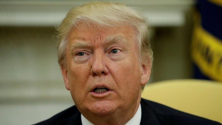 Trump Bantah Minta FBI Hentikan Kasus Dugaan Kolusi dengan Rusia Trump Bantah Minta FBI Hentikan Kasus Dugaan Kolusi dengan Rusia