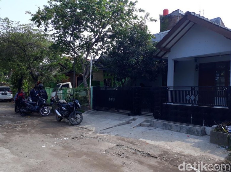 Keluarga Praka Yudha ke Malang dan Gombong, Rumah di Bandung Sepi