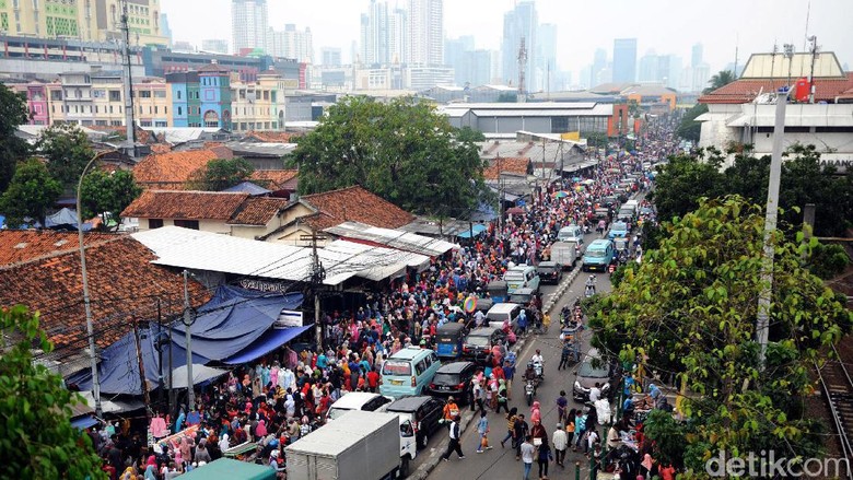 Jualan di Trotoar, PKL Tanah Abang: Untung Dua Kali Lipat Jualan di Trotoar, PKL Tanah Abang: Untung Dua Kali Lipat