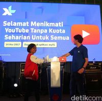 Rekor MURI untuk XL-Youtube Break The Box