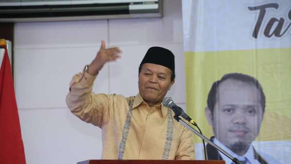 Hidayat Nur Wahid Apresiasi Pertemuan GNPF dan Presiden Jokowi Hidayat Nur Wahid Apresiasi Pertemuan GNPF dan Presiden Jokowi